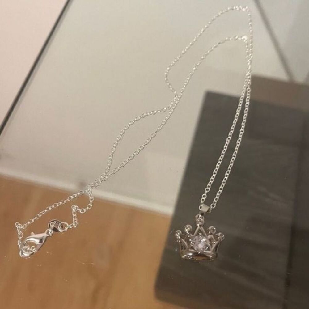The Triple Crown pendant charm necklace in 925 and cubic zirconia - Picture 6 of 7